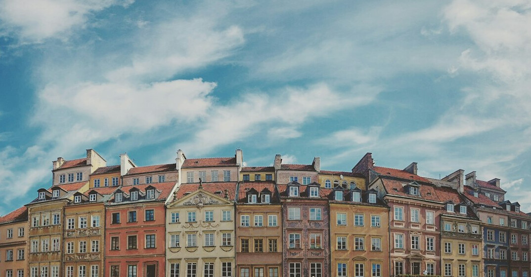 Warsaw Old Town market square with colorful tenement houses